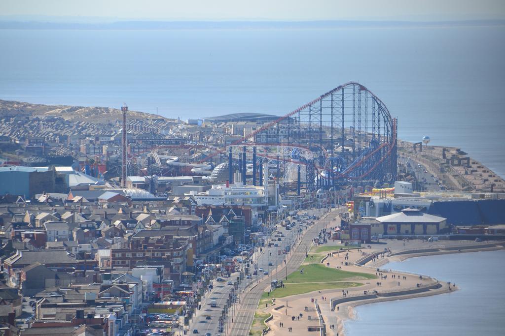 Camelot Seafront Hotel Blackpool Exterior photo